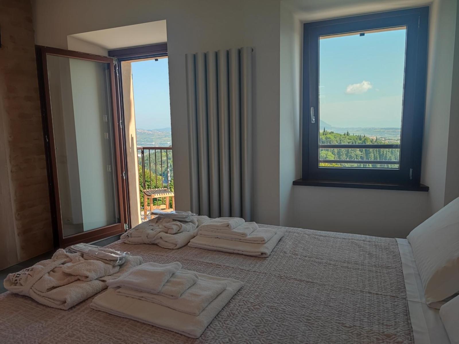 Note Di Rame Apartment Castelfidardo Bagian luar foto